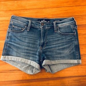 Hollister Advanced Stretch Mid-Rise Denim Short 3”